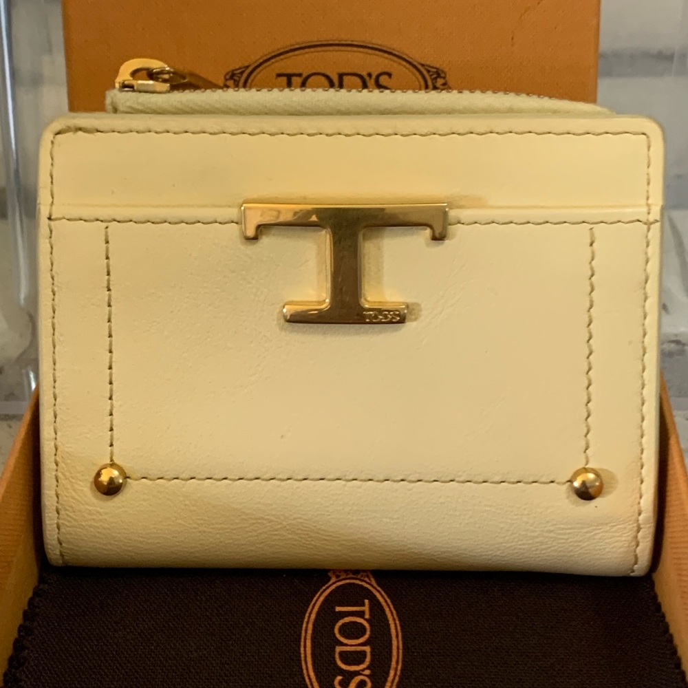 TOD'S T Timeless zipper compact wallet